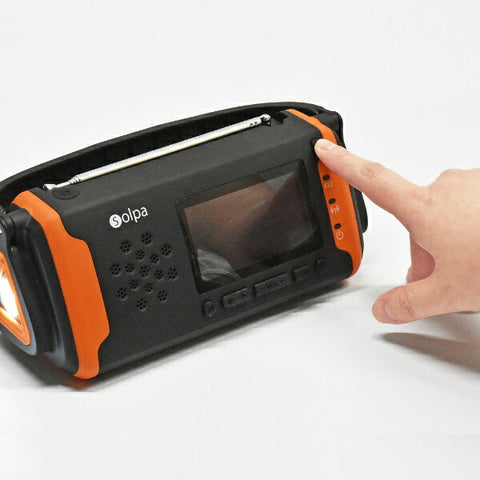KUMAZAKI AIM Hand-cranked solar power storage radio SL-091 [Wide FM compatible/Drip-proof radio]
