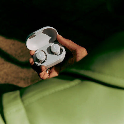 Bose Completely Wireless Earphones QuietComfort Earbuds WHITE SMOKE QCEarbudsIWHT [Wireless (Left and Right Separate) / Noise Cancelling / Bluetooth Compatible] [BOWIN24]