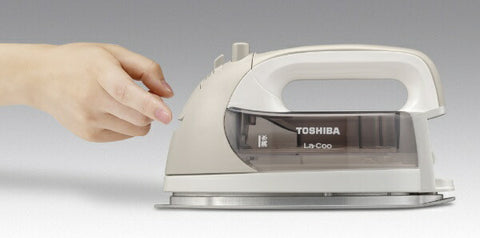 TOSHIBA コードレススチームアイロン La・Coo 美ラクルベース ベージュ TA-FDX670-N [ハンガーショット機能付き]