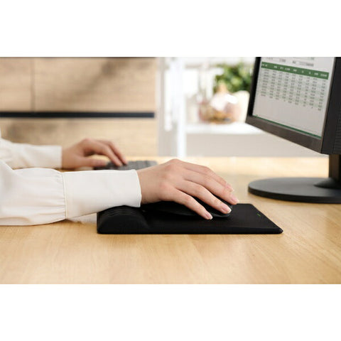 エレコム マウスパッド [202ｘ230ｘ25mm] リストレスト付 COMFY(カンフィー)シリーズ ブラック MP-CF095WBK