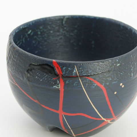 No Spill  Sake Cup: denim-look lacquerware Color: red