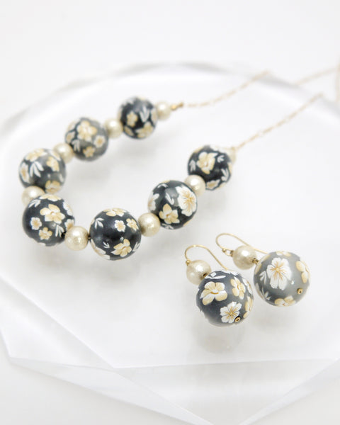 Colorful Flower Necklace Gray Handcrafted in Japan