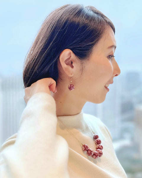 多彩花卉圖案 耳環 茜草紅 日本手工製作