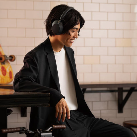 ソニー(SONY) ワイヤレスノイズキャンセリングステレオヘッドホン WH-1000XM5:【VGP殿堂入り】 / ノイキャン性能向上 / Amazon Alexa搭載 / 通話性能向上 / ソフトフィットレザーによる高い遮音性 / ブラック / WH1000XM5 BM