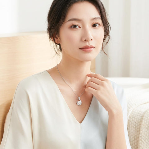 [Ningnvshi] ネックレス レディース シルバー925 純銀製 (18K/24K金仕上げ) 金属アレルギー対応 キュービックジルコニア ペンダント 人気 ジュエリー 誕生日 プレゼント 女性