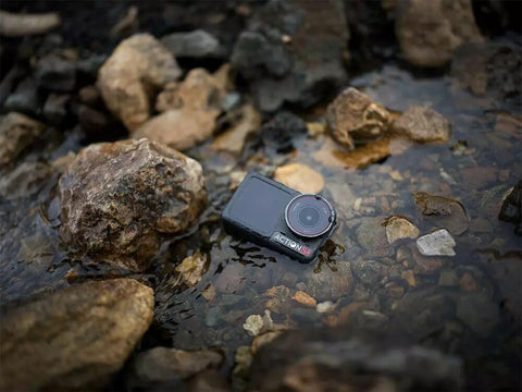 DJI Osmo Action 5 Pro スタンダードコンボ アクションカメラ小型 1/1.3インチセンサー付き 防水 4K/120fps映像 被写体トラッキング 手ブレ補正 デュアルOLEDタッチ画面 スポーツ vlog ウェアラブルカメラ 動画撮影用カメラ