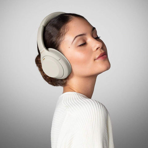 ソニー(SONY) ワイヤレスノイズキャンセリングヘッドホン WH-1000XM4 : LDAC/Amazon Alexa搭載/Bluetooth/ハイレゾ 最大30時間連続再生 密閉型 マイク付 2020年モデル 360 Reality Audio認定モデル シルバー WH-1000XM4 SM