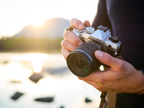 OM 시스템 OM-5 12-45mm F4.0 프로 렌즈 키트 실버