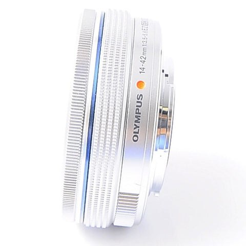 Olympus 14-42mm f3.5-5.6 EZ 可互換鏡頭適用奧林匹克/松下 Micro 4/3 數位相機（銀色）- 國際版（無保固）