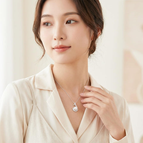 [Ningnvshi] ネックレス レディース シルバー925 純銀製 (18K/24K金仕上げ) 金屬アレー儼僼 キュービックジルコニア ペンダント 人気 ジュエリー 誕生日 プレゼント 女性