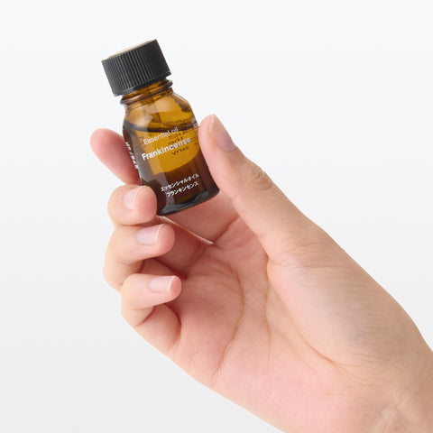 無印良品 エッセンシャルオイル フランキンセンス 10mL OCG81A4A