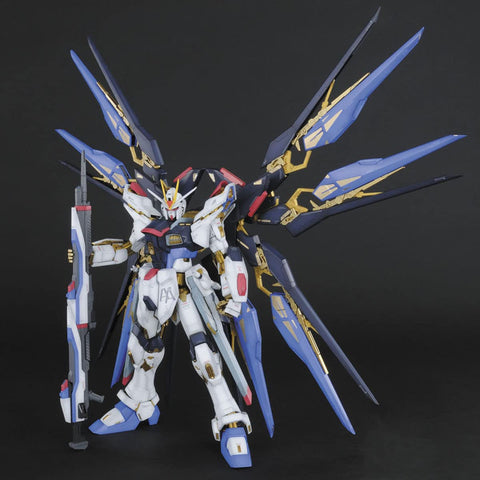 BANDAI SPIRITS(バンダイ スピリッツ) PG 機動戦士ガンダムSEED DESTINY ストライクフリーダムガンダム 1/60スケール 色分け済みプラモデル