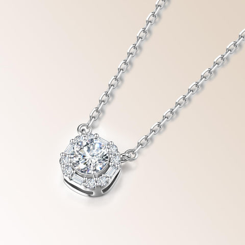 [FANCIME] ダイヤモンド ネックレス レディース (DEF/VS) 主石5.2mm 合計0.65cttw ラボグロウン ラボダイヤ プロポーズ シルバー 純銀 ヘイロー halo 誕生日 記念日 クリスマス プレゼント ギフトラッピング付き