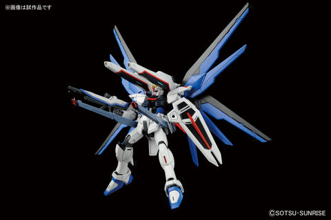 BANDAI SPIRITS 萬代 HGCE 192 機動戰士鋼彈 SEED 自由高達 1/144 比例 已分色塑膠模型