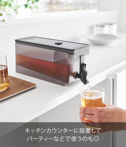 山崎實業 冰箱 飲料壺 1.8公升 黑色 W10×D31.5×H12.5cm(含水龍頭/閥門) 塔式 Tower 洗碗機適用 冷水壺 大麥茶壺 1585