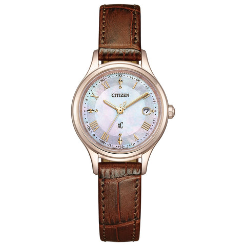 [CITIZEN] 腕時計 xC (電波時計/防水/白蝶貝) ES9497-02D サクラピンク 光発電エコ・ドライブ 軽量 レディース ビジネス アナログ ギフト シンプル 日付 秒針 ブラウン ホワイト 茶色 白 革 電波ソーラー