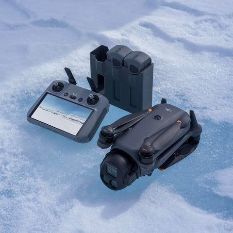 DJI Mavic 4 Pro 드론 플라이 모어 콤보 (DJI RC 2 포함) 삼안 카메라 드론, 1억 픽셀 이상의 4/3 CMOS 핫셀블라드 카메라 장착, 비디오 전송 거리 15km, 최대 51분, 비행시간, 배터리 3개 포함, 충전 허브 포함