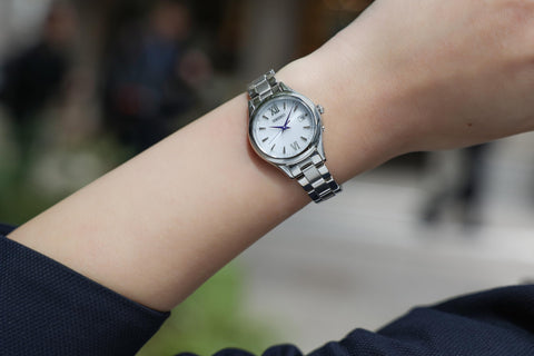 Seiko 精工手錶 精工 精選 S系列 女士太陽能電波 圓形錶盤, 錶殼:銀色,錶盤:白色,(藍色指針), 錶殼形狀:圓形(圓形)