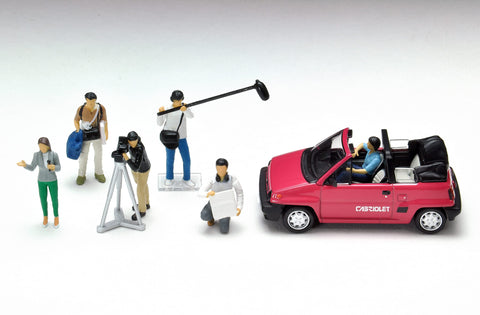 Geocore 318910 1/64 # Car Snap 11a TV Crew (Honda City Cabriolet Included) ABS / PVC Painted Partially Assembled Doll / Accessories + Diecast Made Complete Mini Car Set