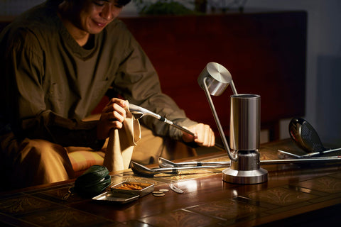 佳能 Canon URBANO albos 灯&扬声器 ML-A(银色) 聚光灯型铝音箱 支持蓝牙/360°全方位声音/铝切削/机身和灯光流畅可动/高输出LED