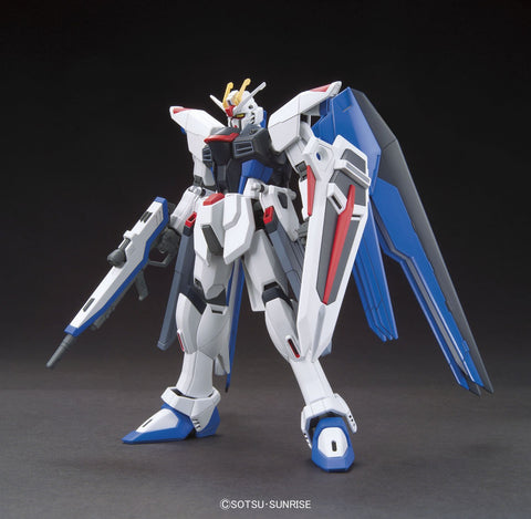 BANDAI SPIRITS 萬代 HGCE 192 機動戰士鋼彈 SEED 自由高達 1/144 比例 已分色塑膠模型