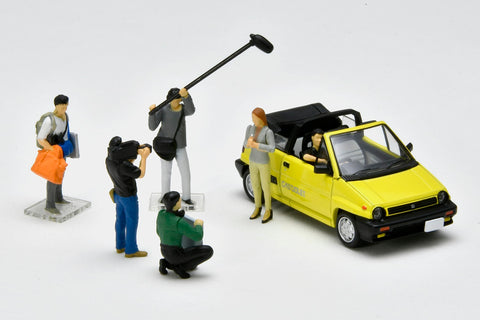 TOMYTEC Geo-Colle 64 1/64# Car Snap 11b TV Crew 2 ABS Plastic PVC Doll Accessories (Painted and Partially Assembled) + Diecast Mini Car Set