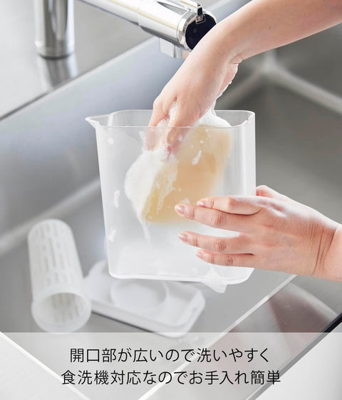 山崎實業(山崎)可放置物架 冷水壺 1L 白色 W8.2×D16.7×H16cm 塔 tower 可用洗碗機清洗 耐熱 帶濾茶器 易拿 易清洗 冷水壺 1690