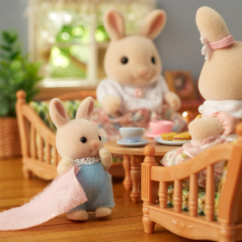 EPOCH Sylvanian Families FS-47 Milk Rabbit Family Dolls, Safety Toy Mark Certified, Toy for Ages 3 Years and Up, Dollhouse