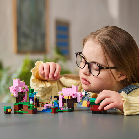 レゴ(LEGO) マインクラフト サクラの庭 おもちゃ 玩具 誕生日 プレゼント ブロック 女の子 男の子 子供 8歳 9歳 10歳 小学生 マイクラ Minecraft グッズ ゲーム 21260