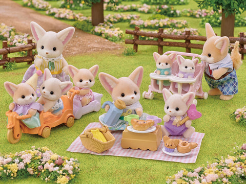 EPOCH Sylvanian Families FS-48 Fennec Fox Family Dolls, Safety Toy Mark Certified, Toy for Ages 3 Years and Up, Dollhouse