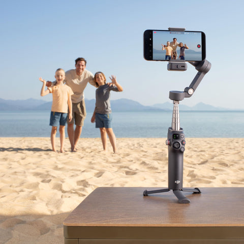 DJI スマホ ジンバル Osmo Mobile 7P ジンバルスタビライザー（iPhone/Android) ネイティブトラッキング 照明 3軸スマホジンバル クイックスタート ワンタップ編集 延長ロッド＆三脚内蔵 10時間使用 スマホ充電