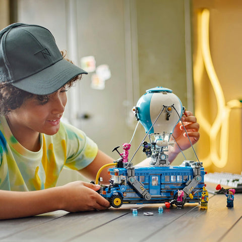 レゴ(LEGO) フォートナイト バトルバス おもちゃ 玩具 誕生日 プレゼント ブロック 男の子 女の子 子供 10歳 11歳 12歳 小学生 ゲーム 乗り物 車 ミニカー 77073