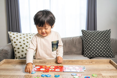 Kumon Publishing Matching Choo-Choo Train Hiragana (Japanese Syllabary) Educational Toy, for Ages 1.5 and Up (Japanese Version)