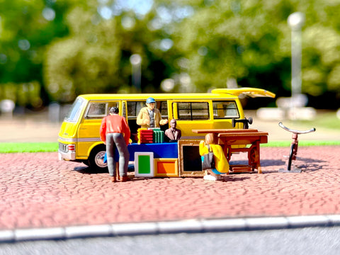 Tomytec 325246 Geo-Colle 64# Car Snap 25a Flea Market ABS Plastic PVC Doll & Accessories Set + 1/64 Scale Diecast Car Set